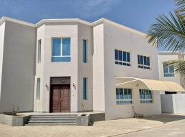 Luxury Garden Villas Complex، كوخ في صلالة