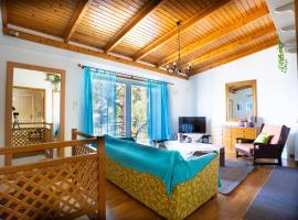 Chrysi's House φιλόξενο, άνετο και με υπέροχη θέα., cottage in Kalymnos