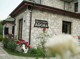 Bujtina Adora, отель типа «постель и завтрак» 