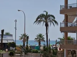 MIYAS 1, Primera línea de playa