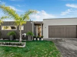 Tauriko Retreat - Tauranga Holiday Home