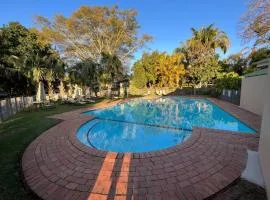 Lovely 1 Bedroom Unit With Amazing Pool