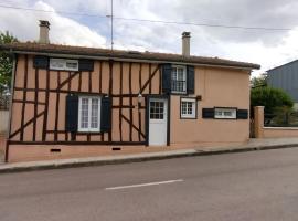 ESCAPADE CHAMPENOISE, hotel with parking in Chavanges