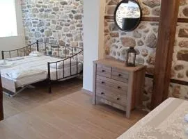 Marina's Apartments - White & Stone Apartment