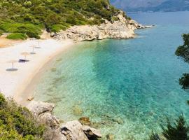 Beachfront Houses, būstas prie paplūdimio mieste Pogoniá