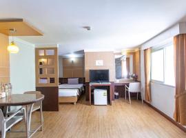 Satit Grand View Hotel、Sadaoのホテル