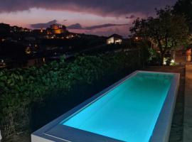 Villa Laura, farm stay in Castellinaldo