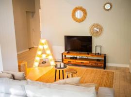 Abiding Great Serviced 3 Bedroom Apartment 119m2 -LK17A-, apartment in Rotterdam