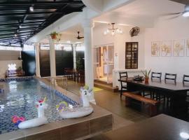 Comfortable Private Swimming Pool Homestay Melaka 20 Pax 5R3B, hotel v destinaci Melaka