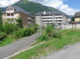 Résidence de L'YSE Bat C tarif spécial cure 21 J, hotel in Luz-Saint-Sauveur