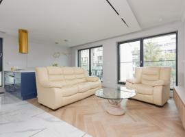 Moderna Central Luxury Apartment with Parking in Gdynia by Noclegi Renters