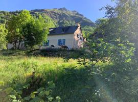 Maison écologique pleine montagne (eco-gite gavarnie)、ジェドルのホテル