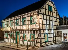 AKZENT Land-Hotel Zum Schwan, Garni WEILERSWIST-METTERNICH, 3 E-LADESTATIONEN, Nähe PHANTASIALAND, PALMENPARADIES Euskirchen