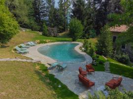 Villa Riva Bellagio with Pool & Garden by Rent All Como, hotel in Bellagio