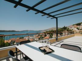 Oleander Urban Suites, high-speed internet, equipped for remote workers & winter stays, apartment in Trogir