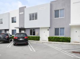 Awesome 3 BedroomTownhouse in North Miami, apartment in Miami