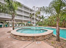 Galveston Condo with Oceanfront Views and 2 Pools, hotel with jacuzzis in Galveston