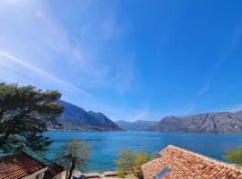 Lovely apartment Jovan 3,with a view of the bay and free Wi-Fi
