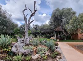 Olienhoff Guesthouse, hotel cerca de Mt Lichenberg (1625m), Otavi