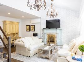 3Bdrm Quiet Private Victorian Style Brand New Gorgeous townhouse in Burlington, מלון בברלינגטון