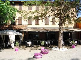Albergo Ristorante Sant'Eustorgio, hotell med parkeringsplass i Arcore