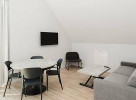 SK67 Modern and bright Loft with free Parking, hotell sihtkohas Lidingö