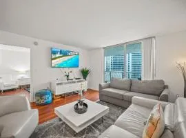LUXURIOUS 1BR HIGH RISE CONDO BRICKELL-Free Parking