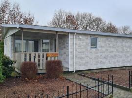 Chalet Drenthe, cottage in Schoonloo