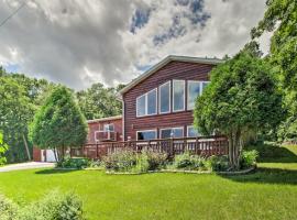 Spacious Frazee Home with Direct Lake Access!, villa Frazee-ben