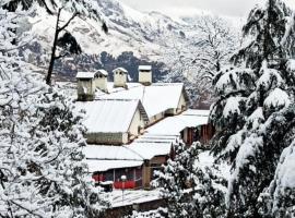 SNOW VIEW HERITAGE RESORT CHAKRATA, hotel v destinaci Chakrata