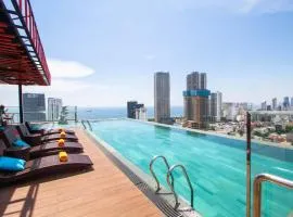 Cordial Grand Hotel Da Nang Beach - Infinity Rooftop Pool