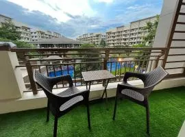MaRoy Suites at Asteria Residences (Near NAIA with free Parking+Fiber Internet)