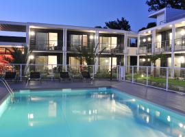 Hotel Eden Park Pau Est, avec Piscine, hotel v destinaci Pau