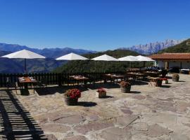 Casa Lamadrid, &alpha;&gamma;&rho;&omicron;&iota;&kappa;ί&alpha; &sigma;&epsilon; Cahecho