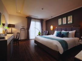 Hotel Emerald Waters Classy, hotell i Hanoi