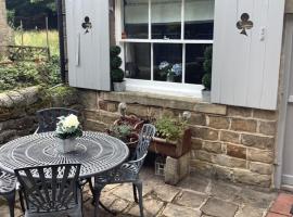 1A River Cottage, hotel in zona Chatsworth House, Baslow