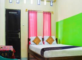 SPOT ON 91227 Al Bayt Syariah Guest House, hotell nära El Tari flygplats - KOE, Kupang