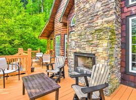 Serene Smoky Mountains Cabin Near Chatuge Lake – domek wiejski w mieście Warne