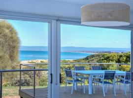 Sandbar Beach House, holiday rental in Coles Bay