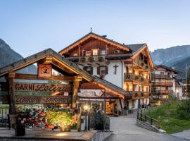 Garnì Letizia, hotel in Campitello di Fassa