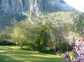 Porcupine Hills Olive and Guest Farm, hotel cerca de Theewaterskloof Golf Club, Botrivier