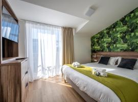 ATHOME RESIDENCE ET SPA, Hotel in La Rochelle
