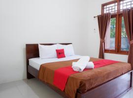 Reddoorz at Bale Eja Syariah Senggigi – hotel w mieście Montongbuwoh