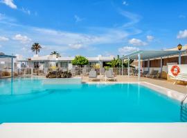 Mar Azul Corralejo- Adults Only, hotell med basseng i Corralejo