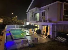 Anjung Serene + Private Pool (10 pax) @ Semenyih