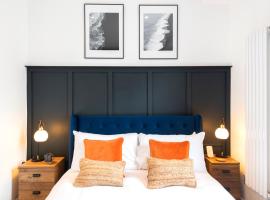 Crescent Apartments, Hotel in Newport