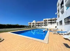 Albufeira Classic 1 With Pool by Homing