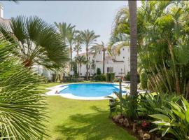Perfect & Cosy “Los Naranjos” 3min Puerto Banus, hotel cu parcare din Marbella