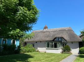 Thatch Cottage, East Boldre nr Beaulieu and Lymington, hotel perto de Bucklers Hard, Brockenhurst