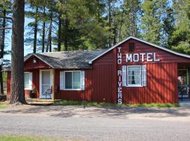 Two Rivers Motel and Cabins of Kenton, MI – hotel w mieście Trout Creek